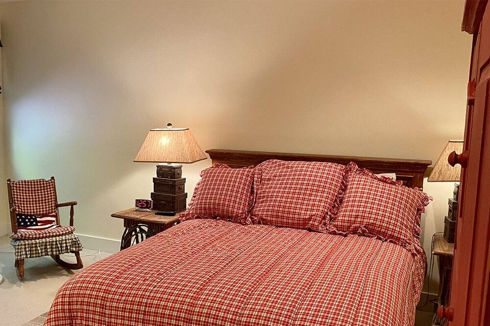 Photo of Bedroom in Lake Toxaway