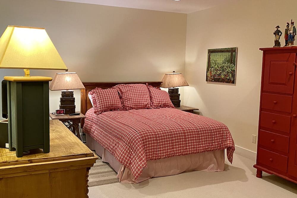 Photo of Bedroom in Lake Toxaway