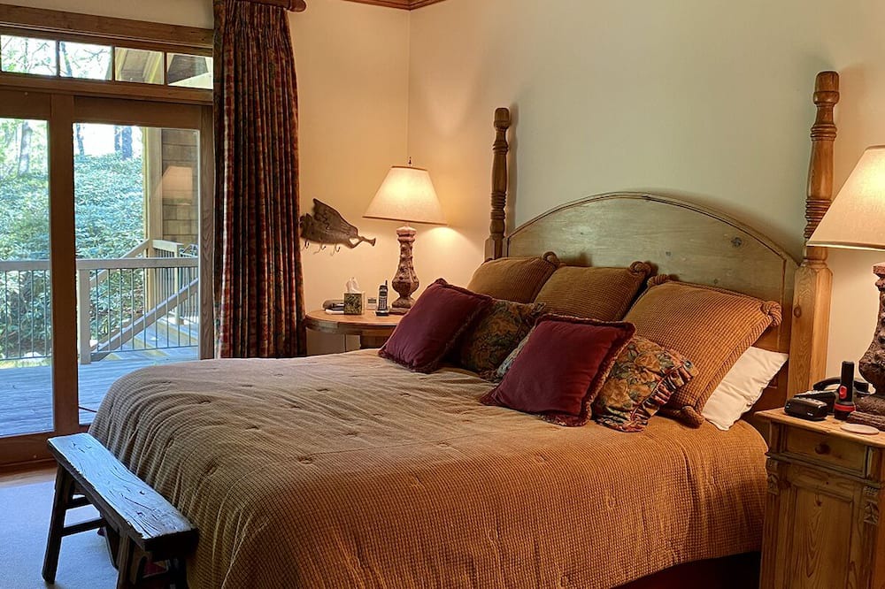 Photo of Bedroom in Lake Toxaway