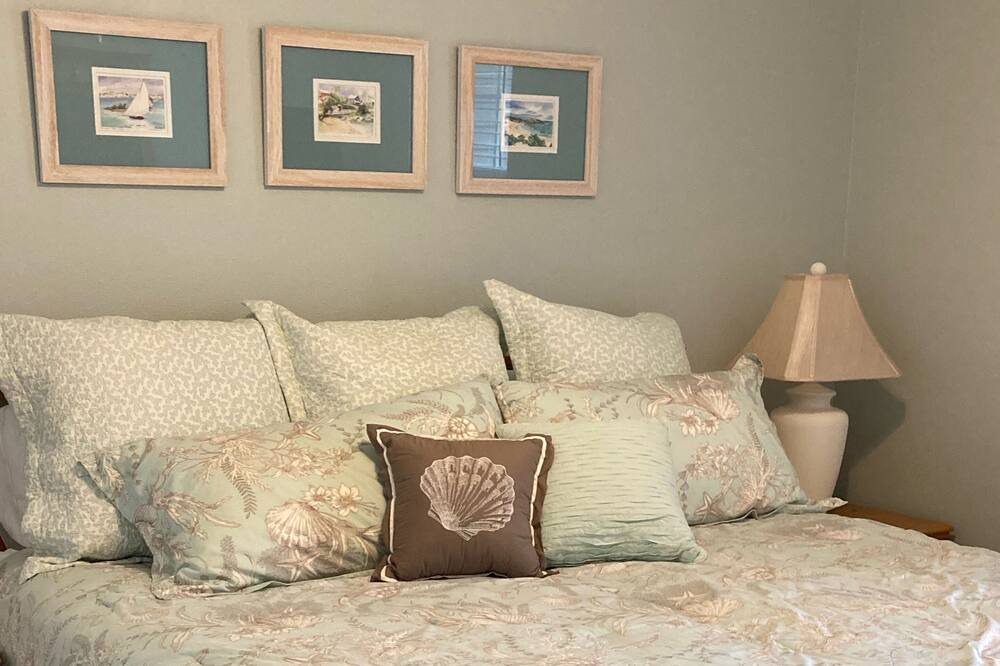 Photo of Bedroom in Sunset Beach