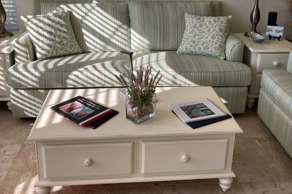 Photo of Livingroom in Sunset Beach