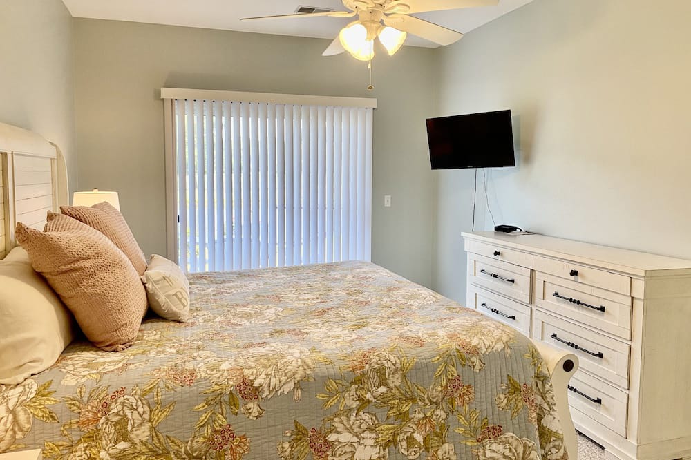 Photo of Bedroom in Sunset Beach