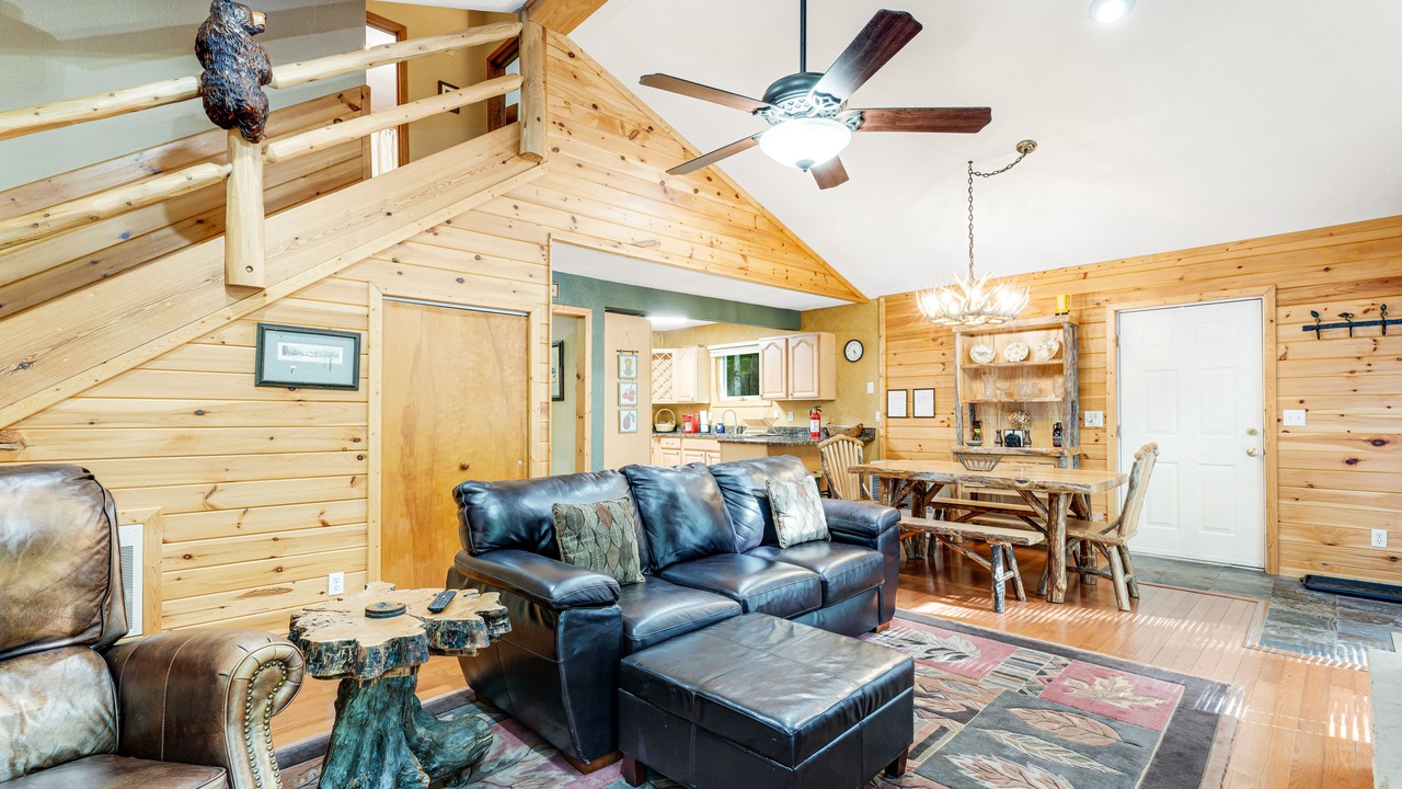Photo of Livingroom in Charter Hills
