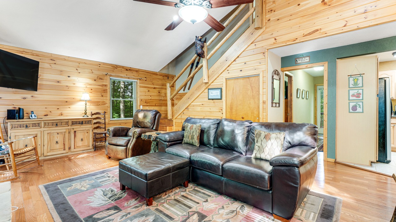 Photo of Livingroom in Charter Hills