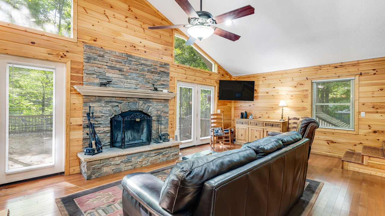 Photo of Livingroom in Charter Hills