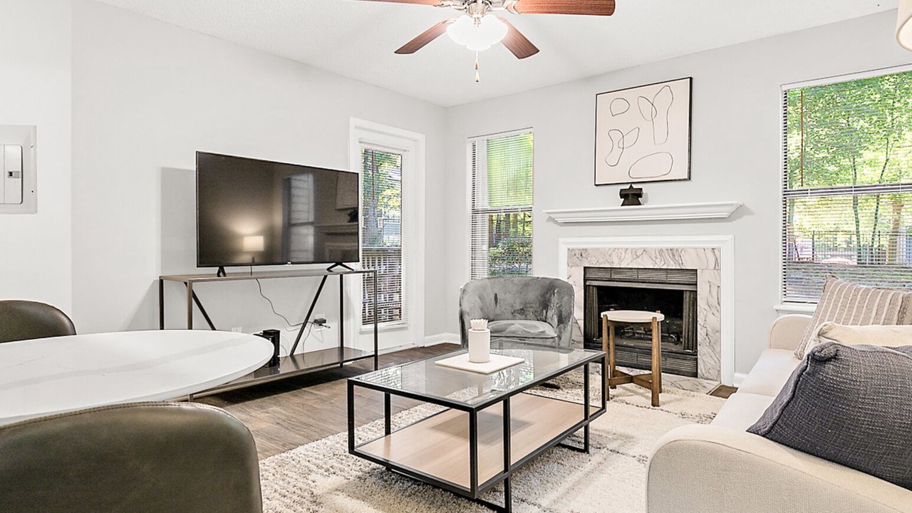 Photo of Livingroom in New Irving Park