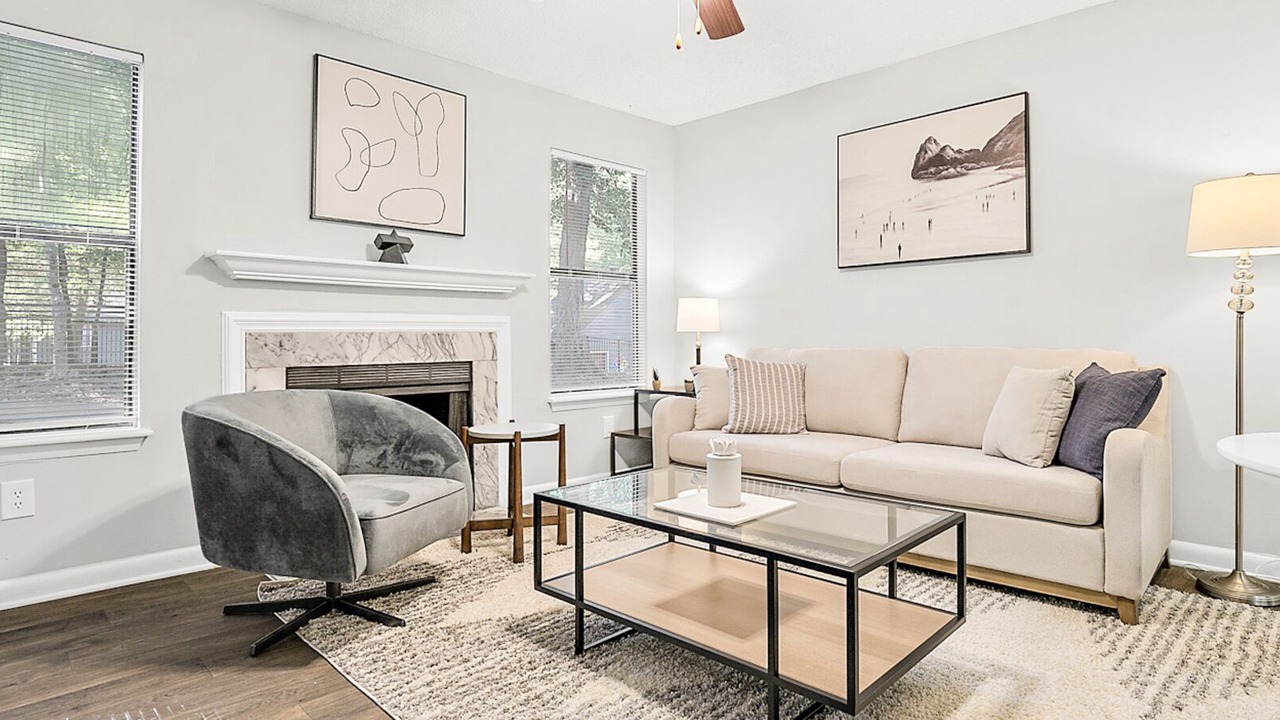 Photo of Livingroom in New Irving Park