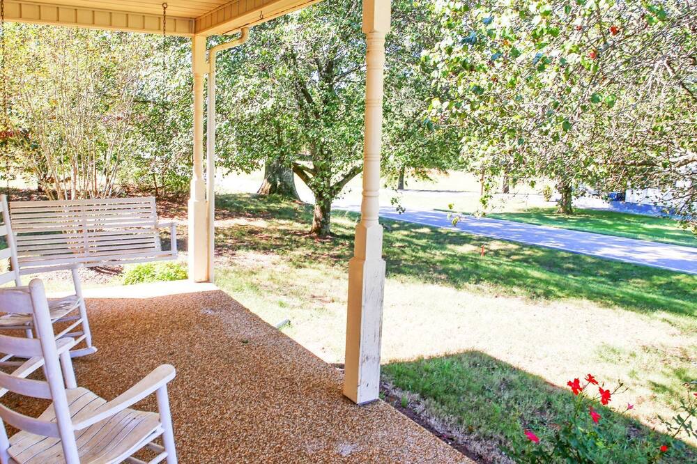 Photo of Patio Balcony in Catawba