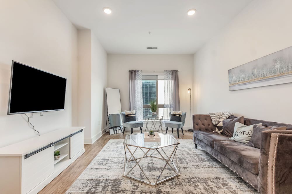 Photo of Livingroom in Second Ward