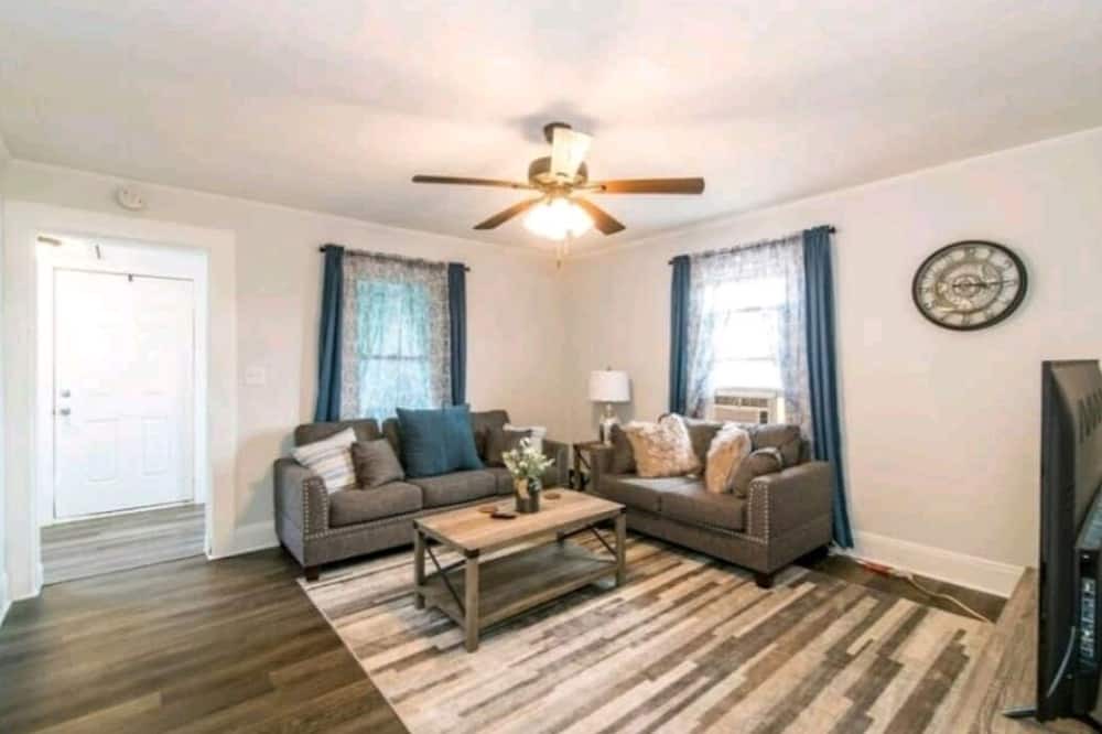 Photo of Livingroom in Kernersville
