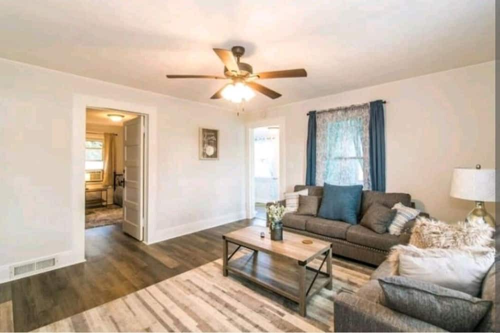 Photo of Livingroom in Kernersville
