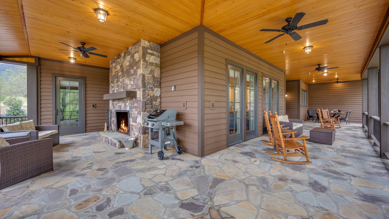 Photo of Outdoor in Mill Spring
