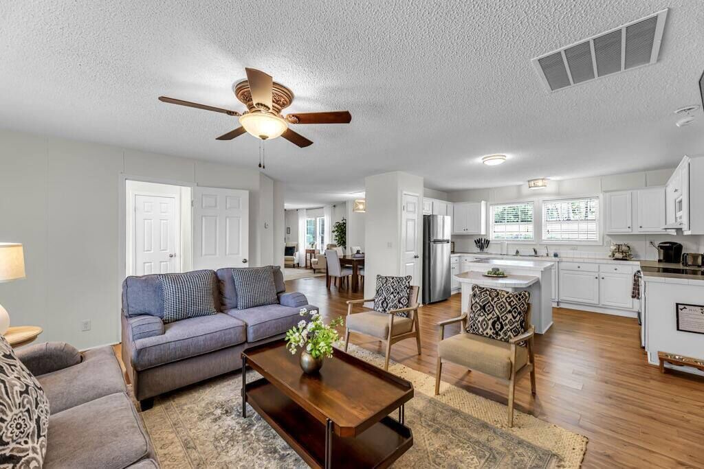 Photo of Livingroom in Kernersville