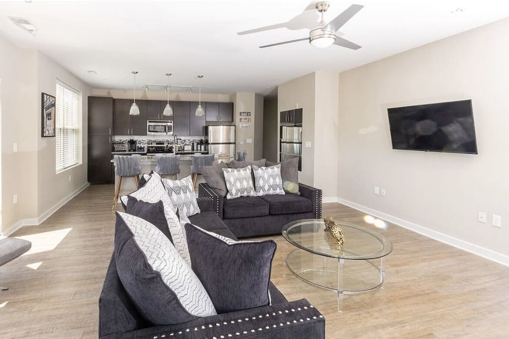 Photo of Livingroom in Downtown