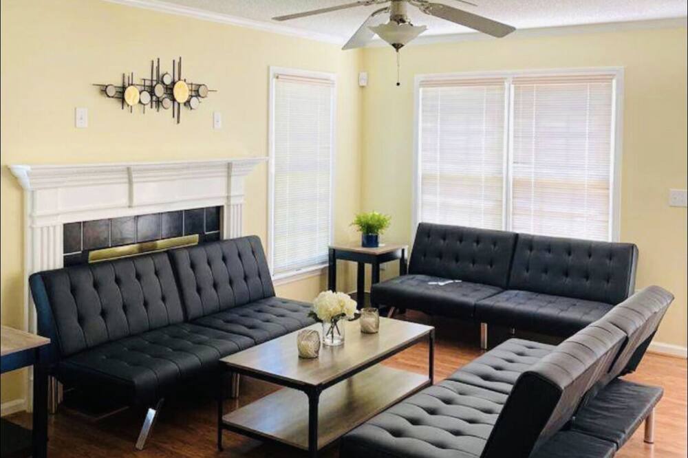 Photo of Livingroom in Burlington