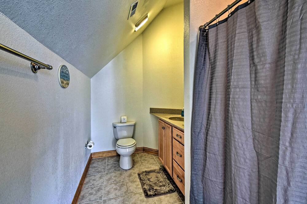 Photo of Bathroom in Colington Harbour