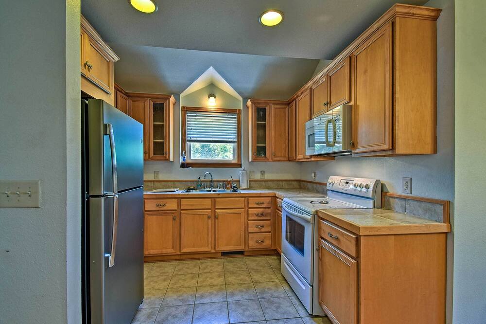 Photo of Kitchen in Colington Harbour