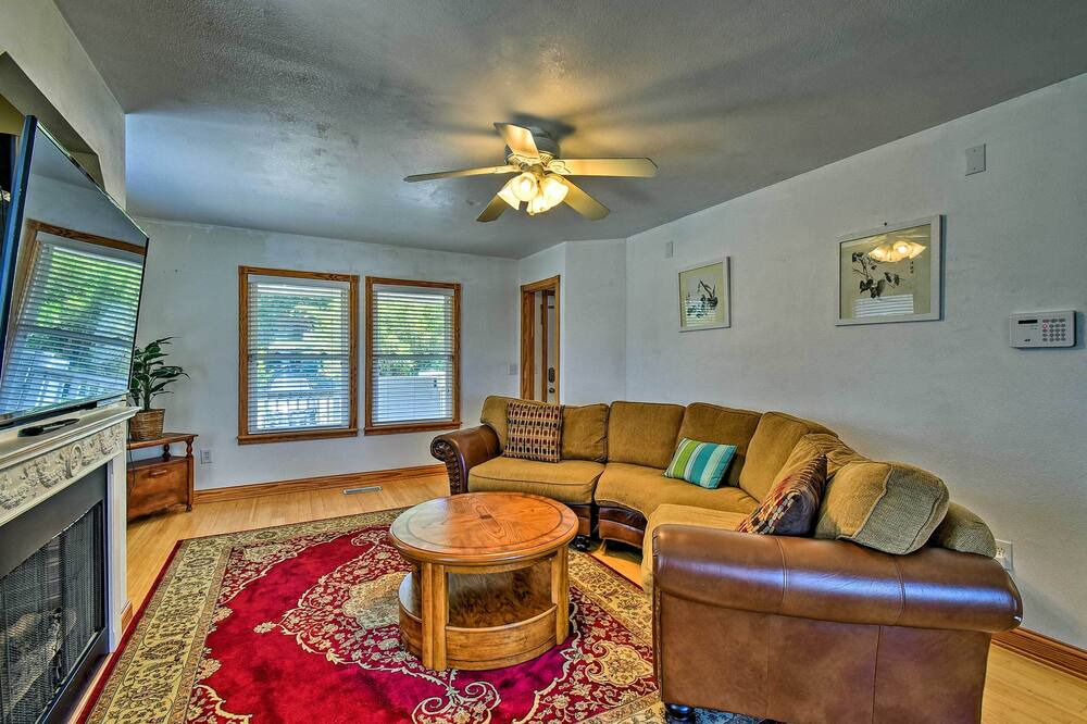 Photo of Livingroom in Colington Harbour