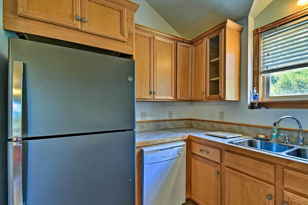Photo of Kitchen in Colington Harbour