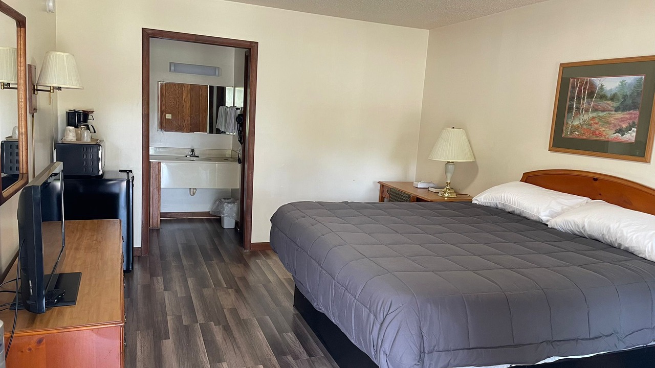 Photo of Bedroom in Spruce Pine