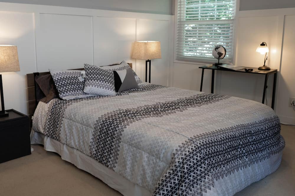Photo of Bedroom in Jamestown
