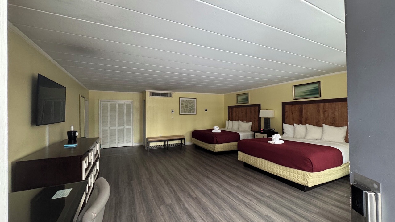 Photo of Bedroom in Manteo