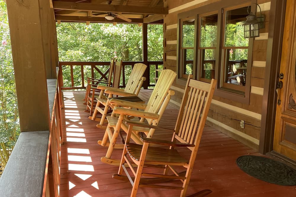 Photo of Patio Balcony in Mountain Springs