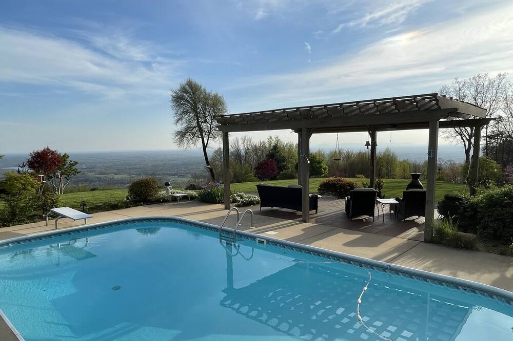 Photo of Outdoor in Taylorsville