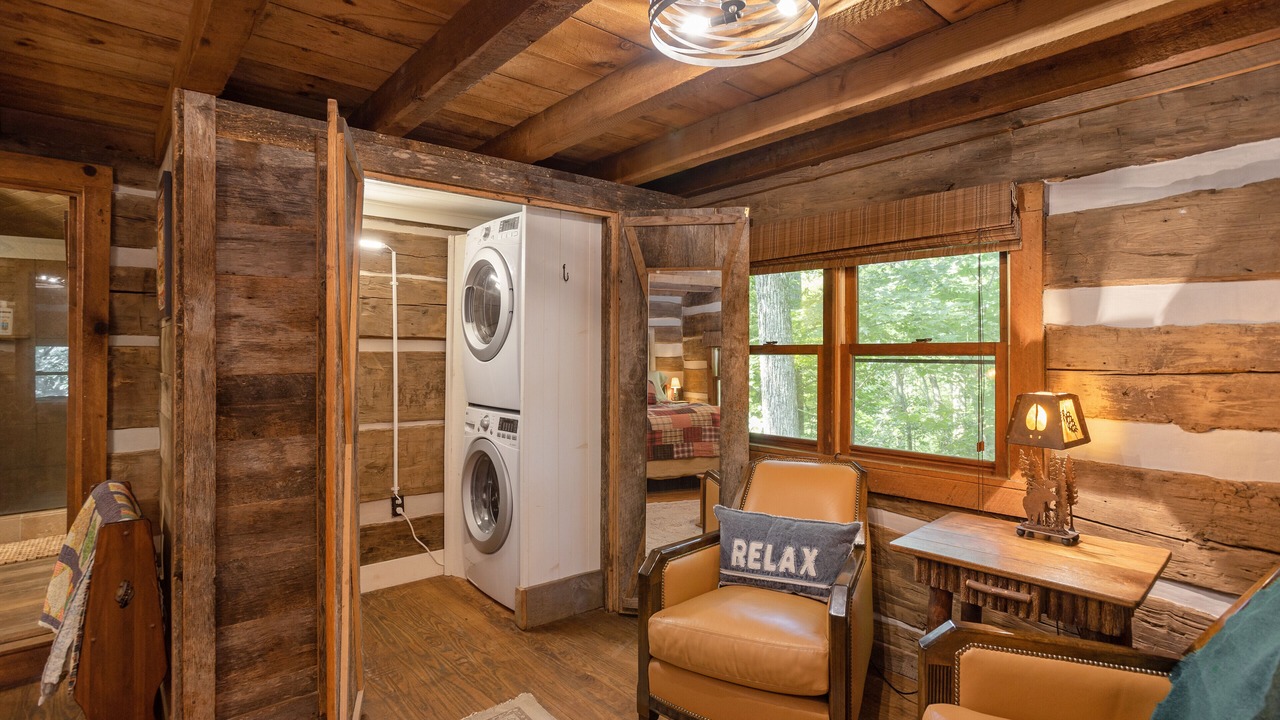 Photo of Livingroom in Fairview