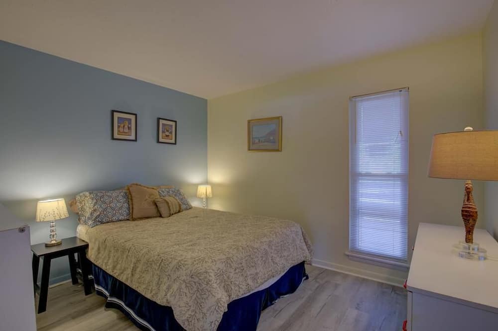 Photo of Bedroom in Sneads Ferry