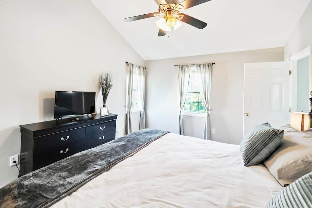 Photo of Bedroom in Knightdale