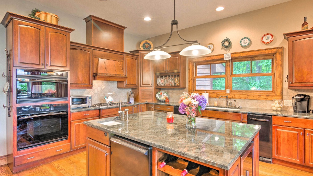Photo of Kitchen in Bear Lake Reserve
