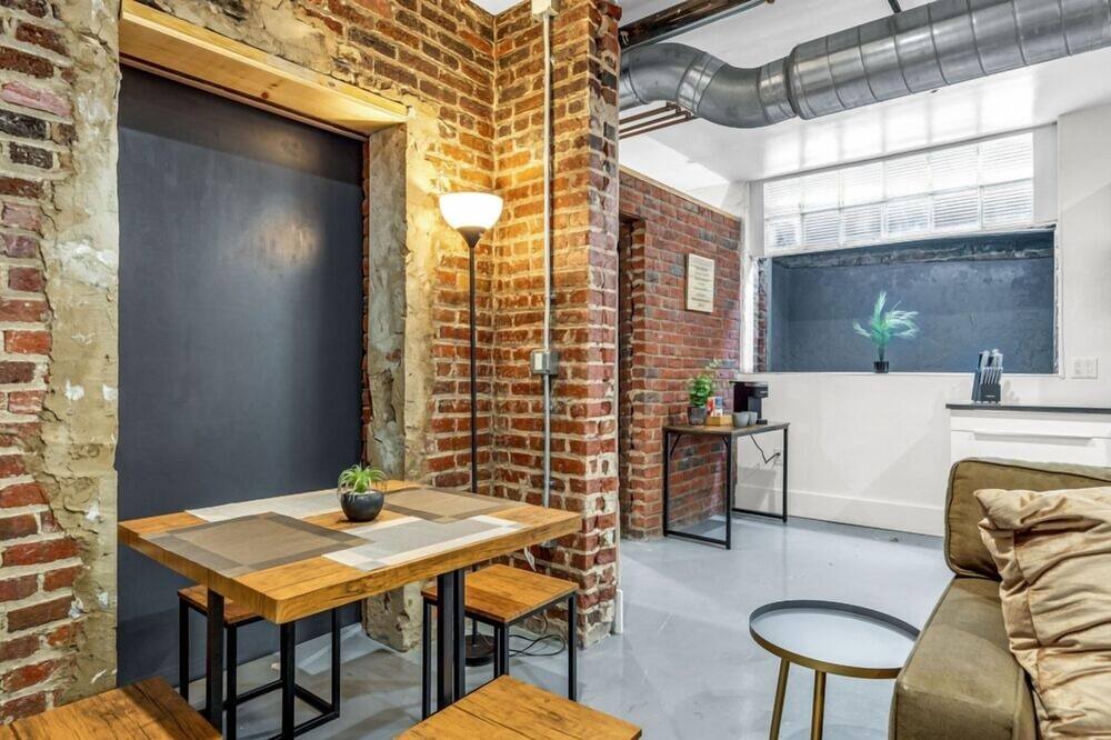 Photo of Livingroom in Downtown Greensboro
