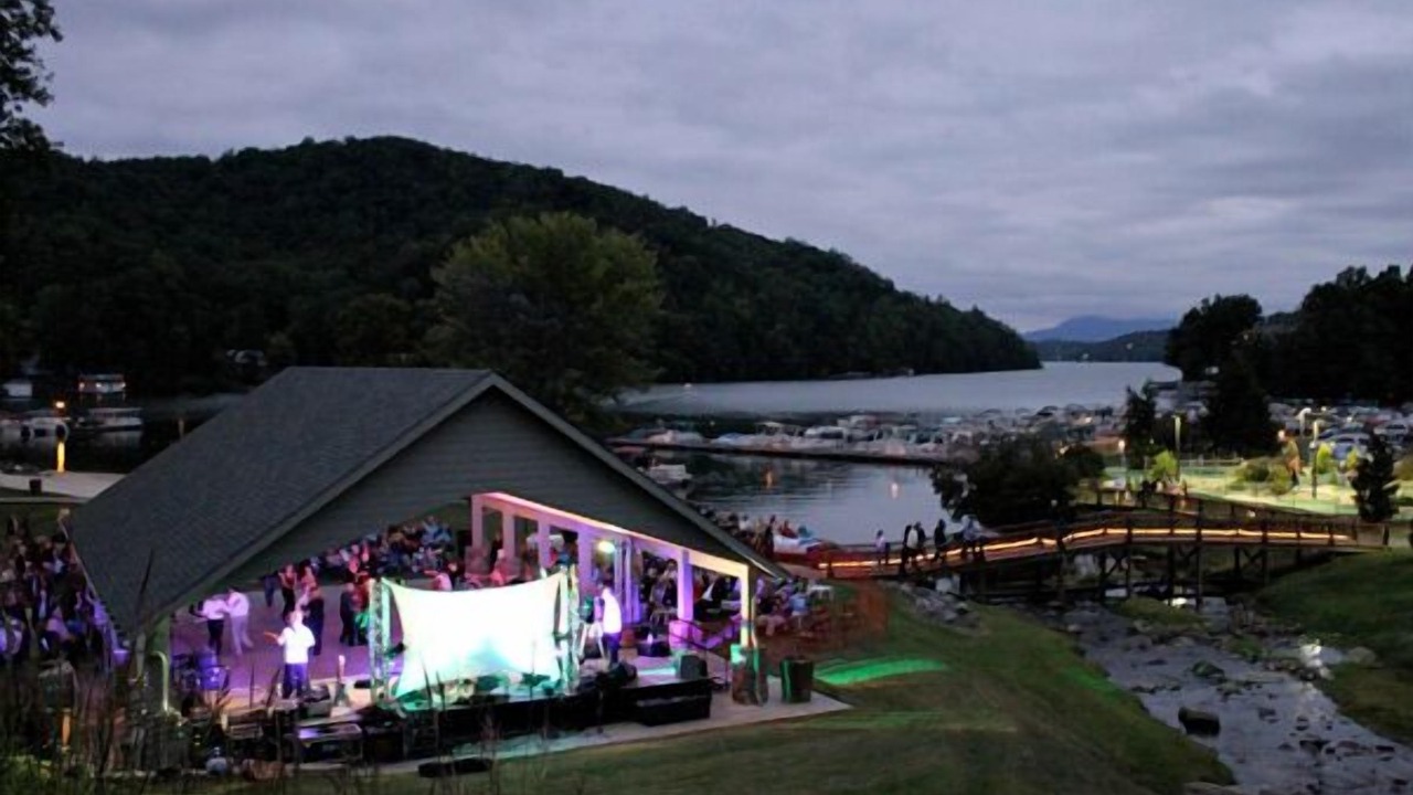 Photo of Outdoor in Lake Lure