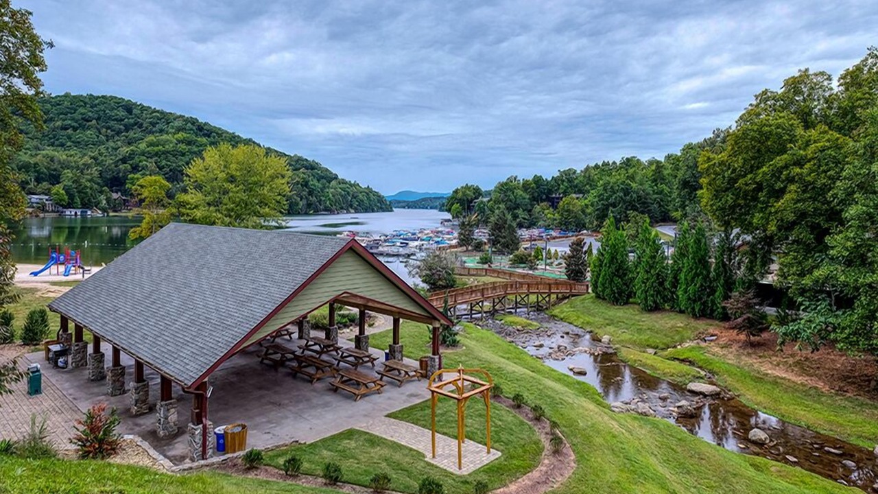 Photo of Outdoor in Lake Lure