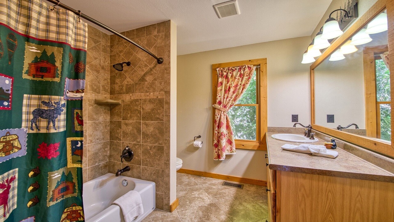 Photo of Bathroom in Maggie Valley