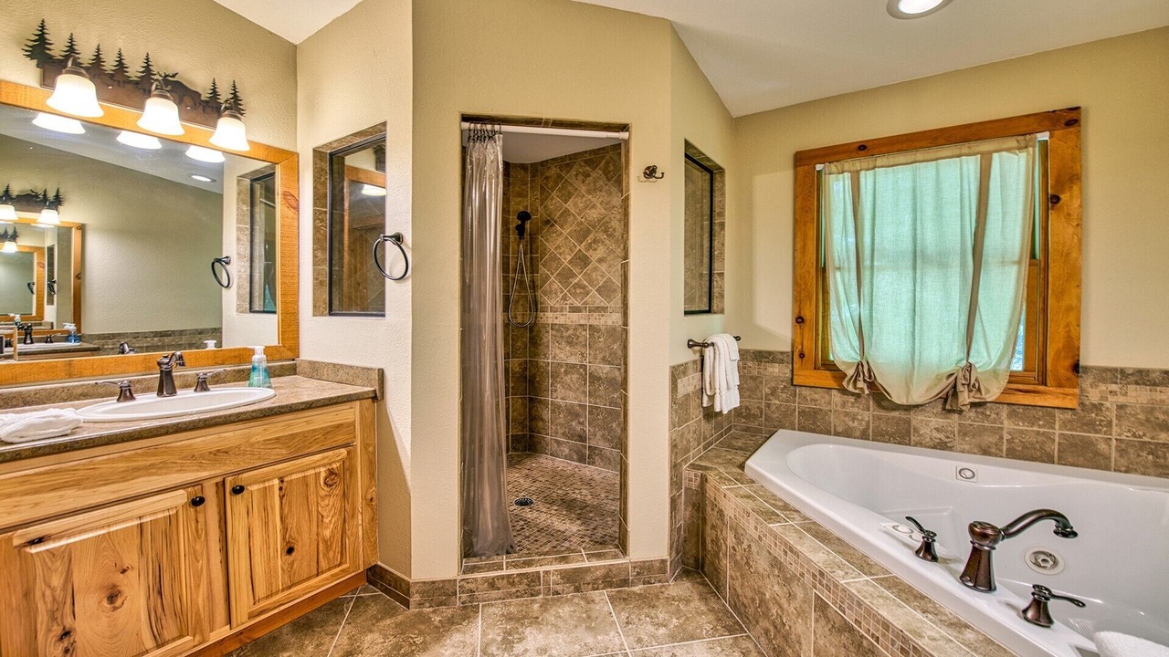Photo of Bathroom in Maggie Valley