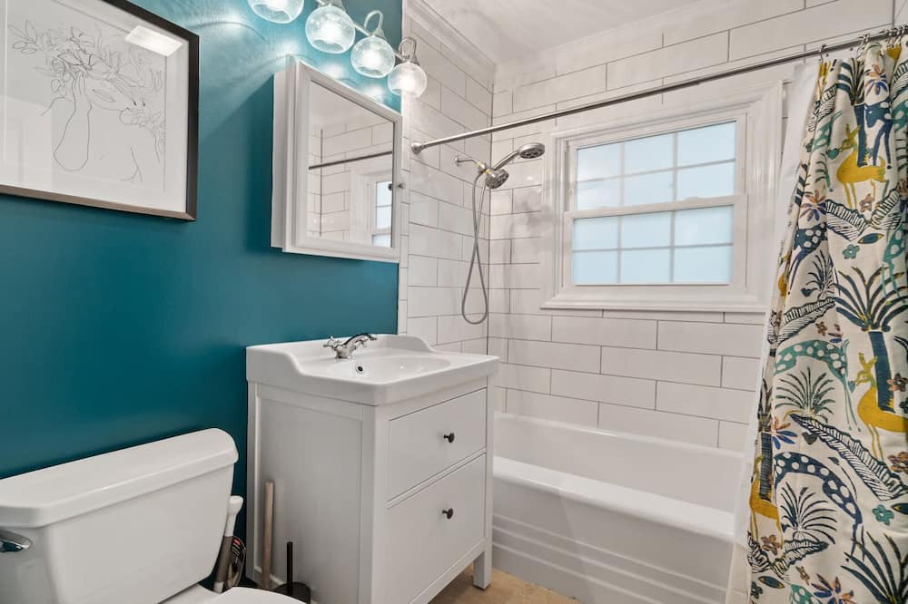 Photo of Bathroom in Plaza Midwood