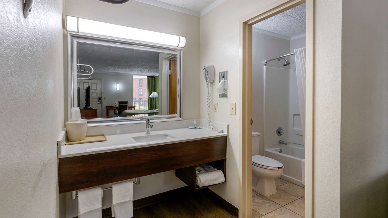 Photo of Bathroom in Roxboro