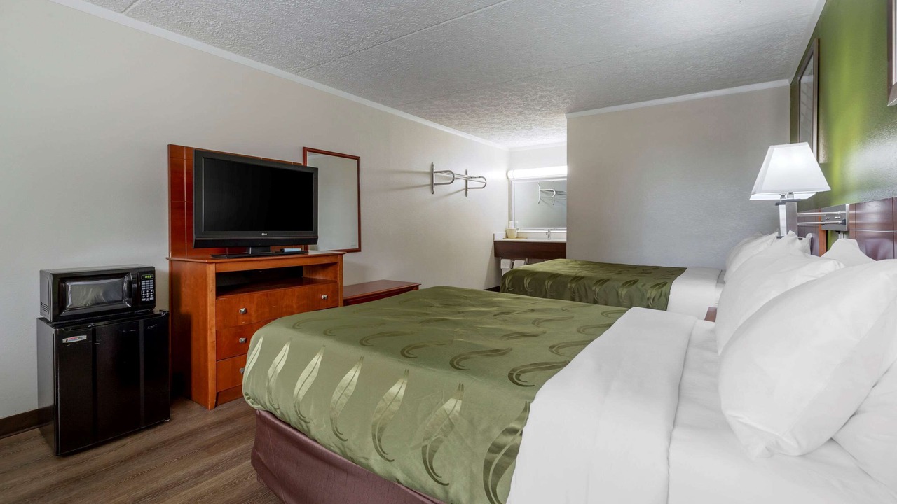 Photo of Bedroom in Roxboro