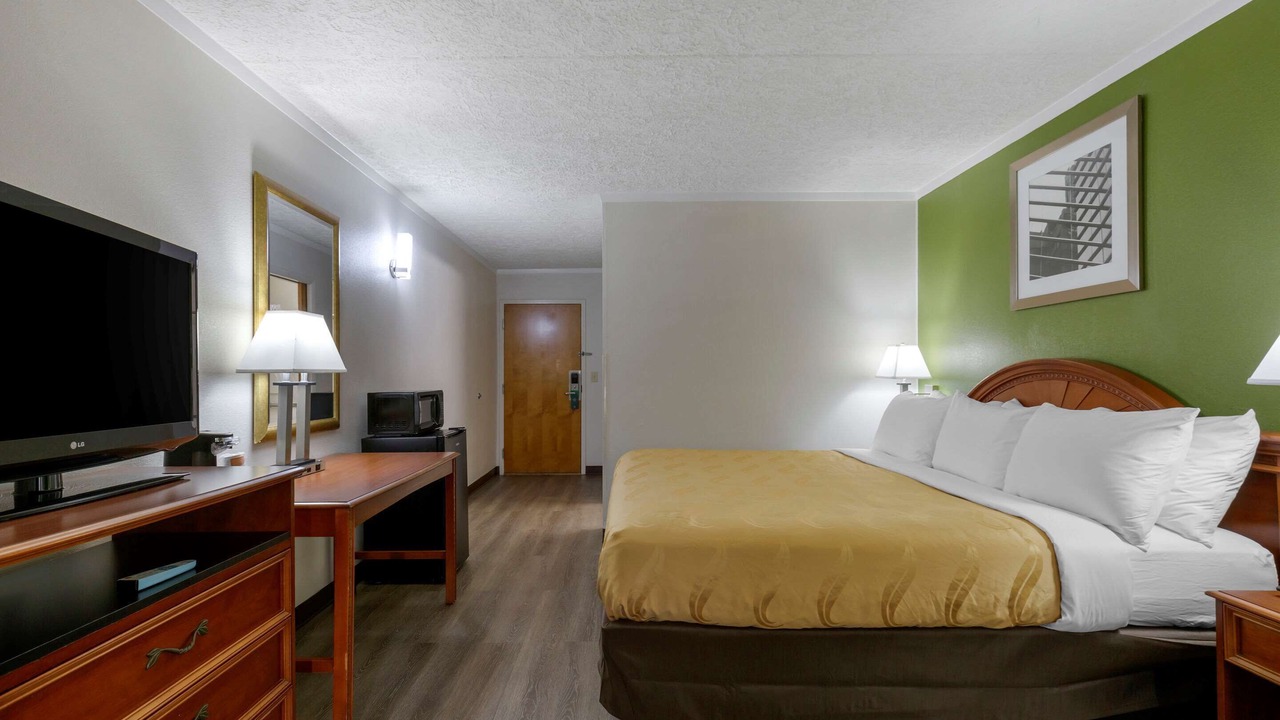 Photo of Bedroom in Roxboro