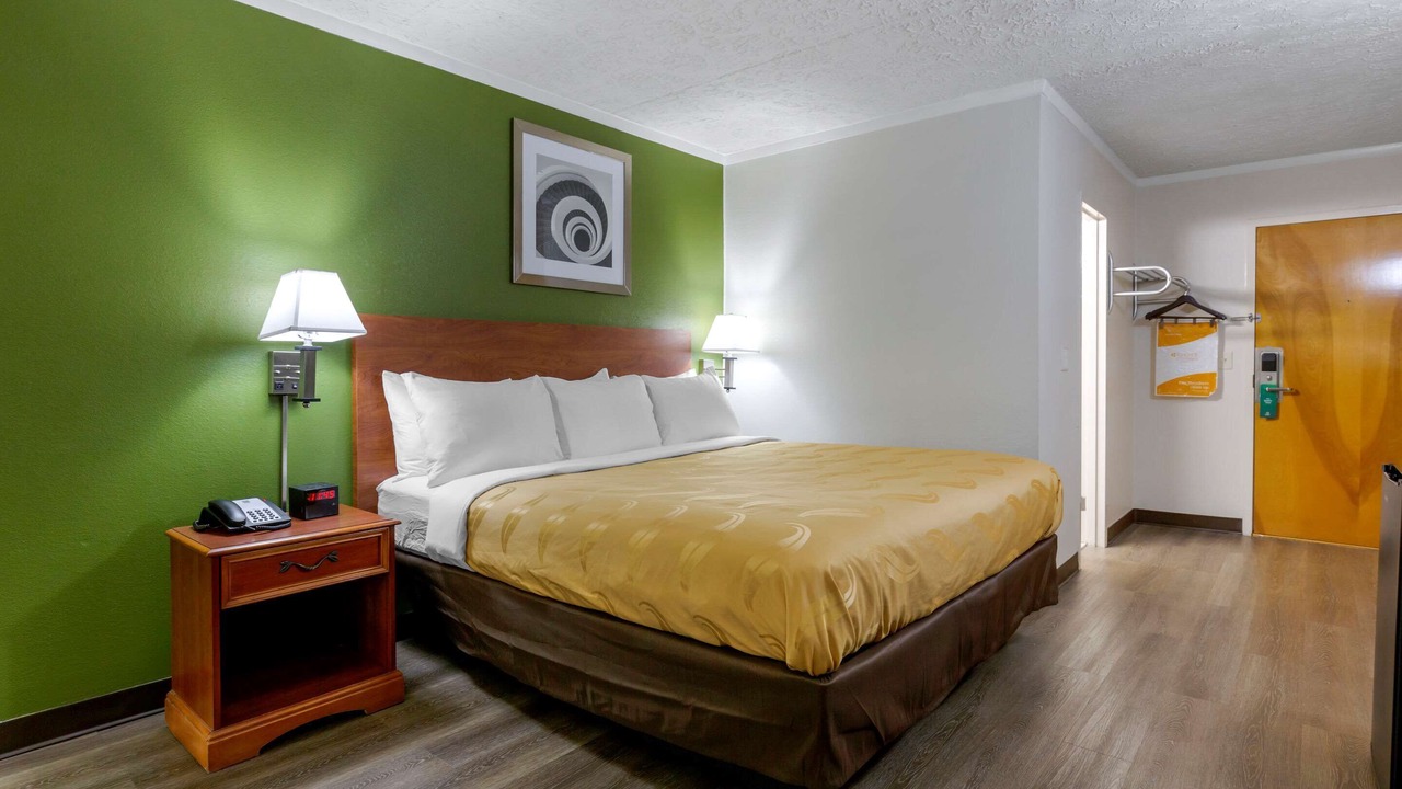 Photo of Bedroom in Roxboro