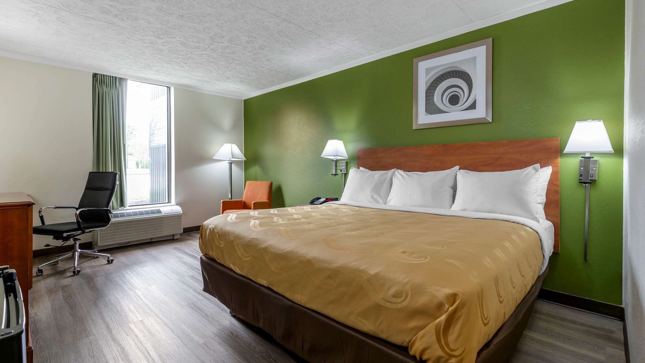 Photo of Bedroom in Roxboro