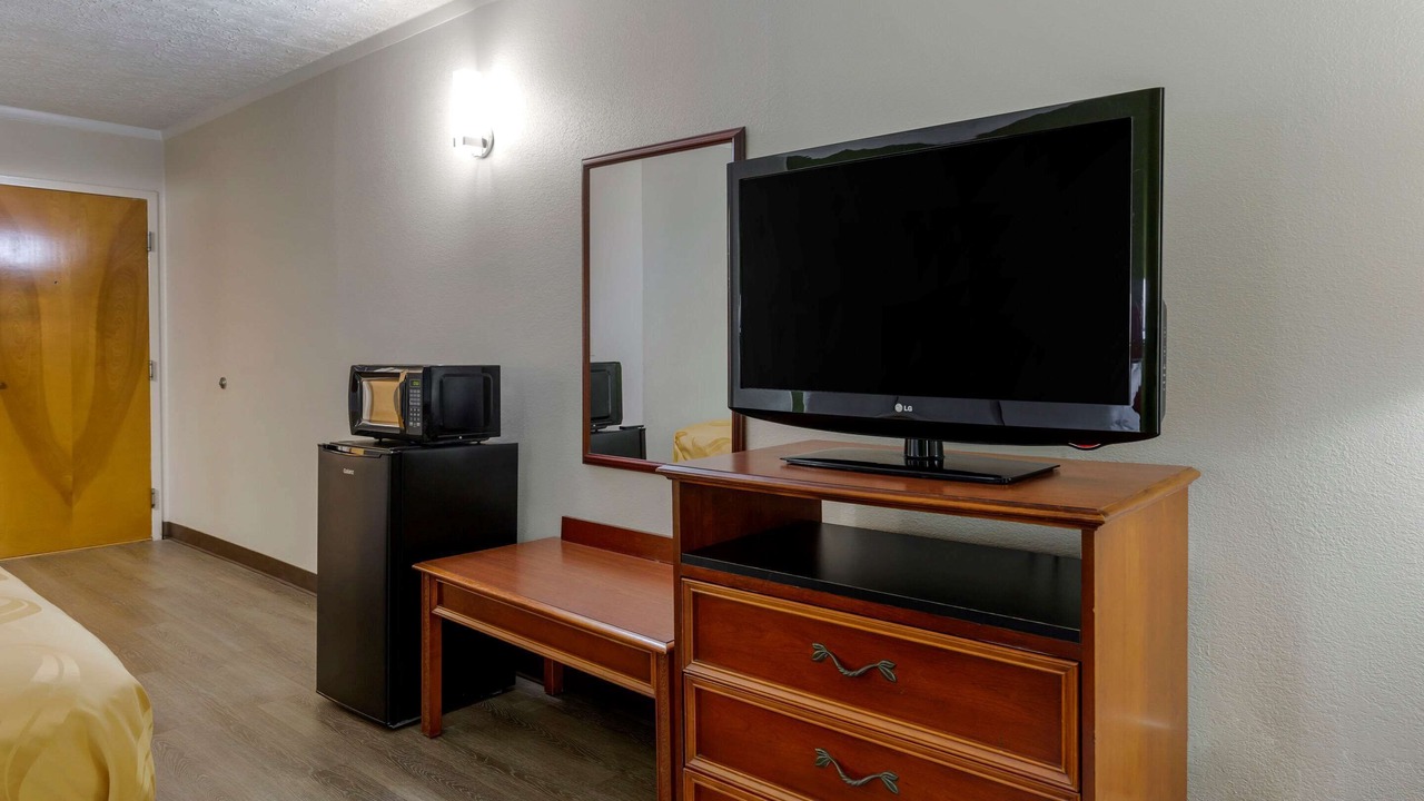 Photo of Bedroom in Roxboro