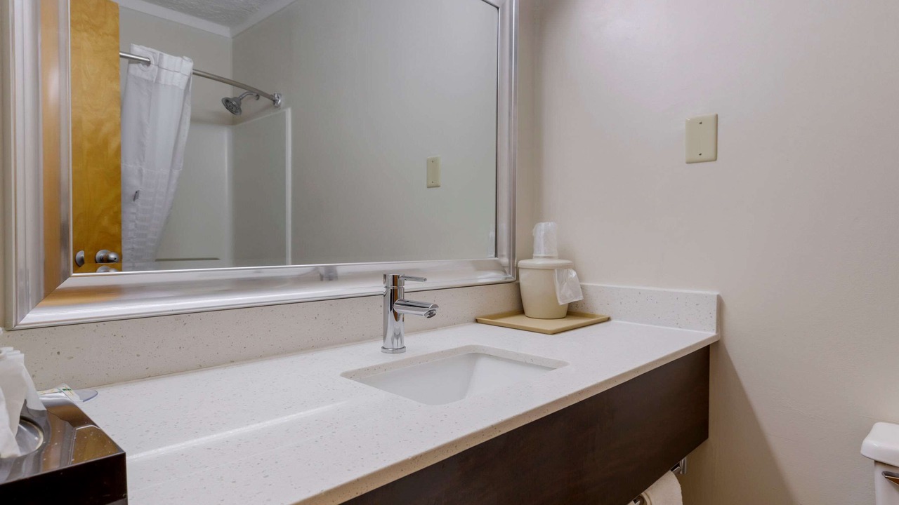 Photo of Bathroom in Roxboro
