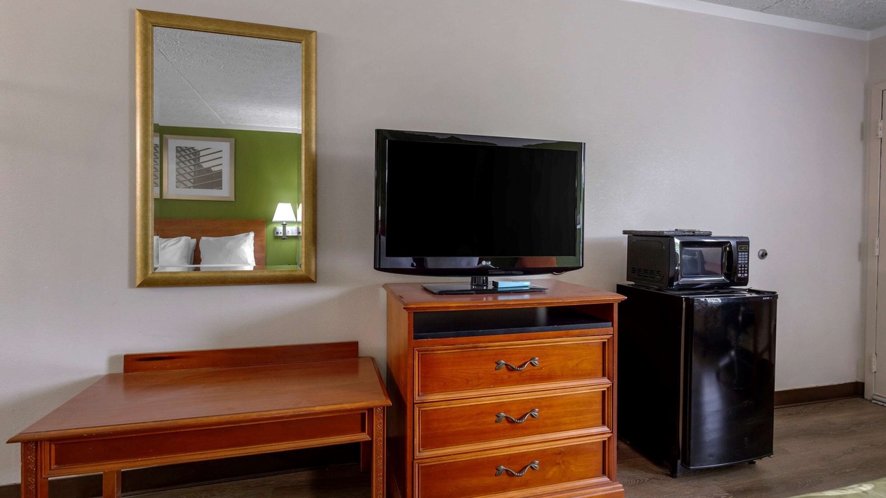 Photo of Bedroom in Roxboro