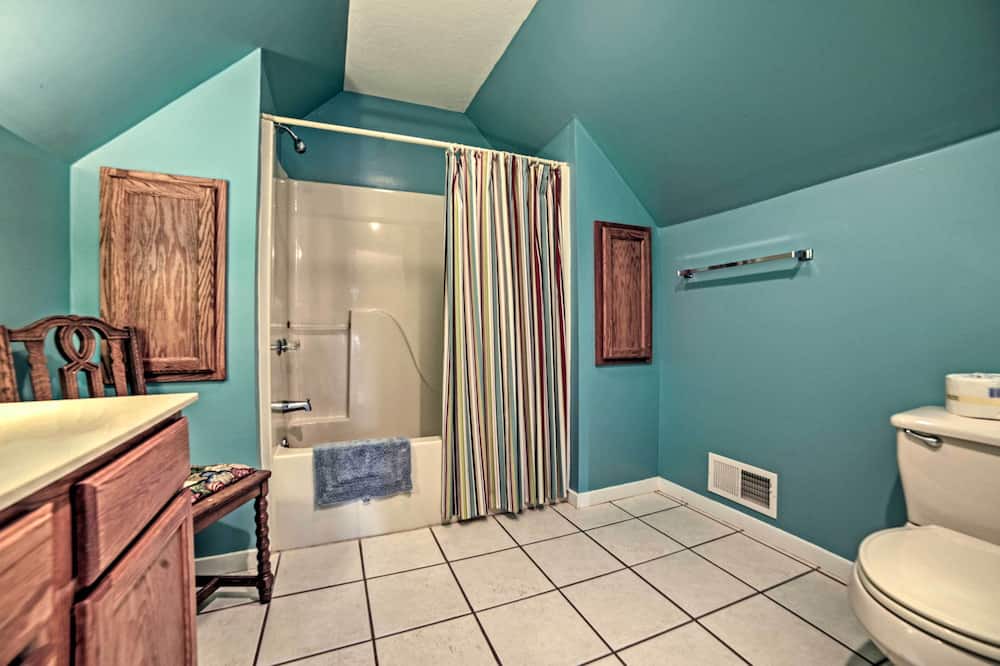 Photo of Bathroom in Springville