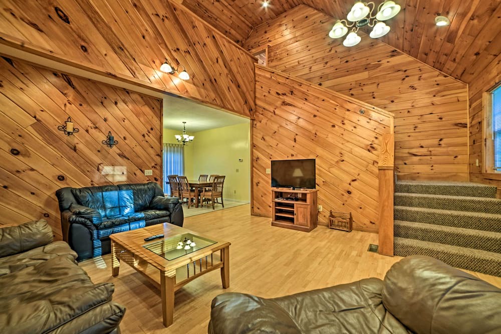 Photo of Livingroom in Springville