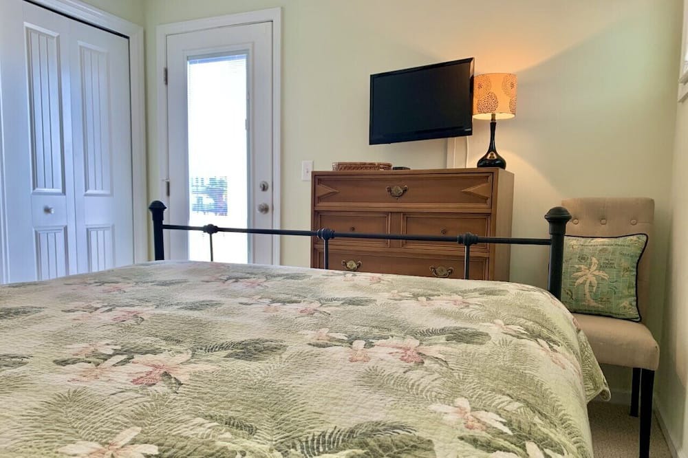 Photo of Bedroom in McCutcheon Field