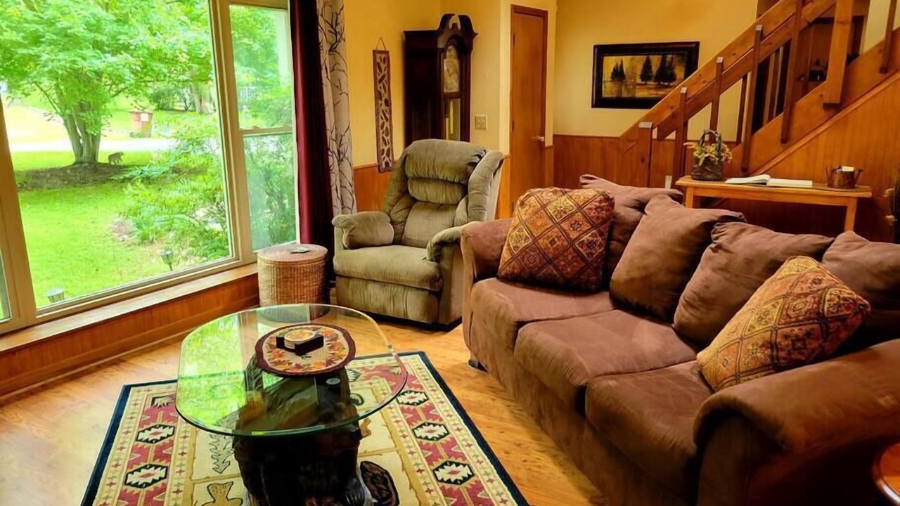 Photo of Livingroom in Valley Creek Run